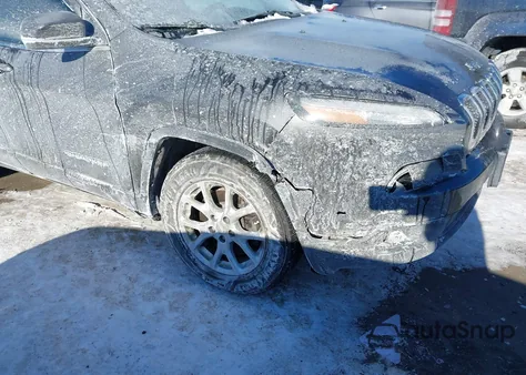 2017 Jeep Cherokee Latitude 4X4 z USA, uszkodzony, nr VIN 1C4PJMCB2HW524422